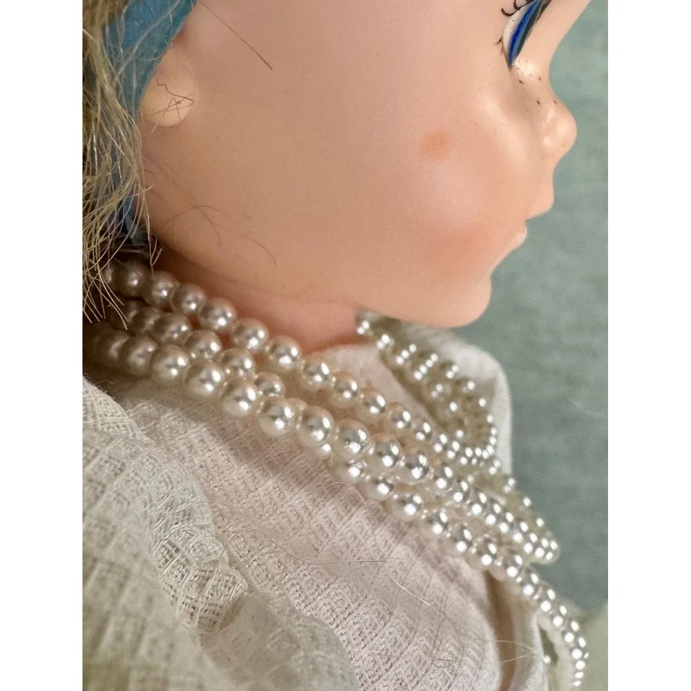 Robin Woods 1988 Alice Through the Looking‎ Glass Doll Favorite Friends Fantasy